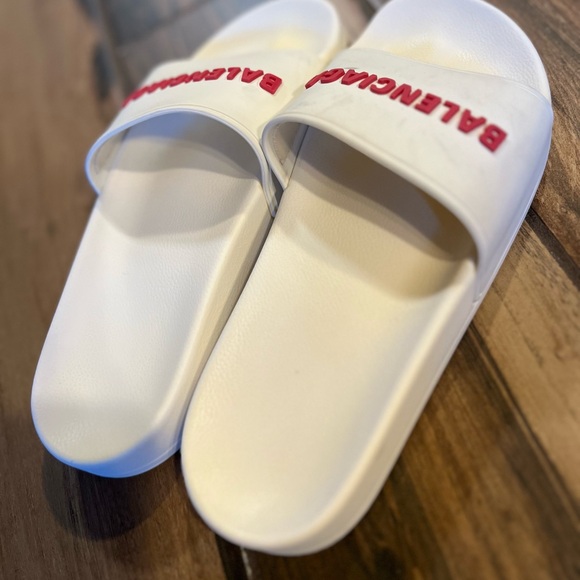 Balenciaga Pool Slides - Picture 7 of 13